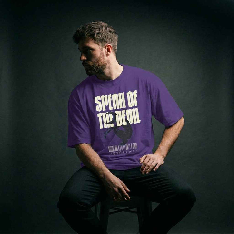 Speaks Devil - Regular Fit T-shirt