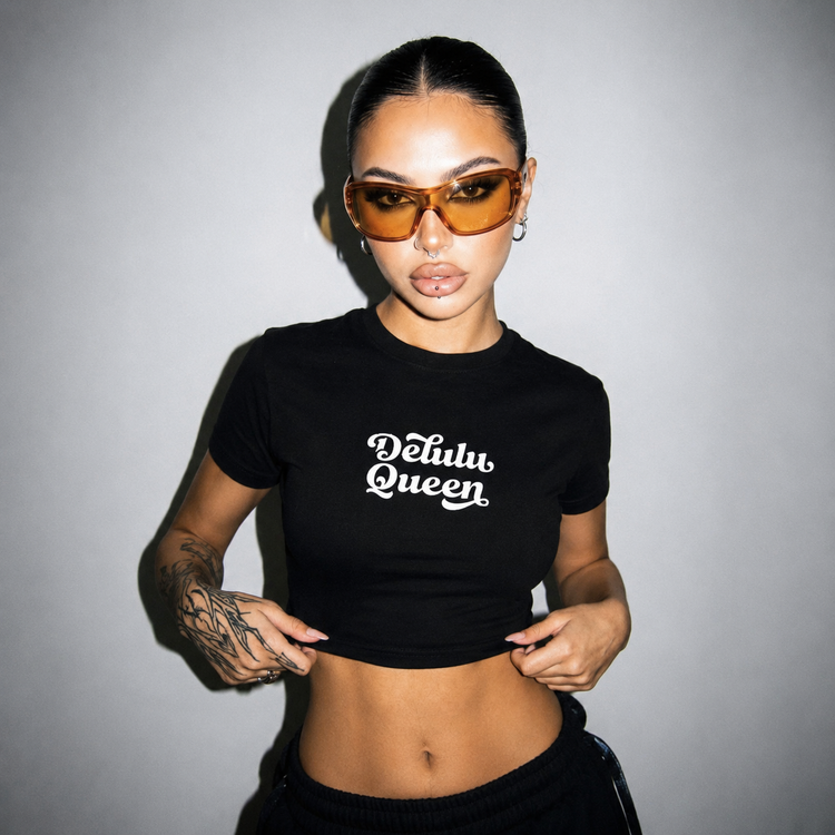 Delulu queen Baby Tee