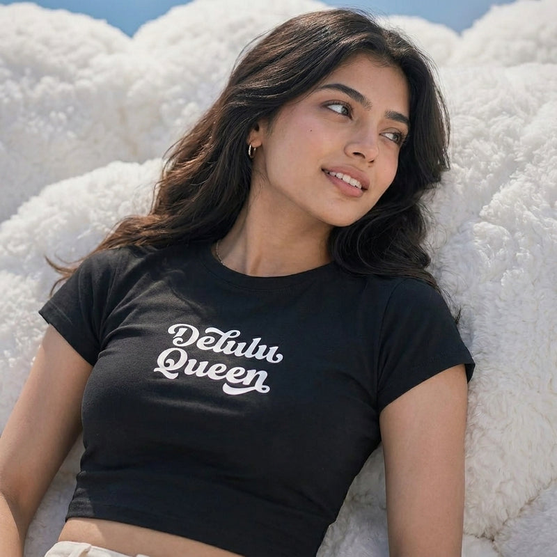 Delulu queen Baby Tee