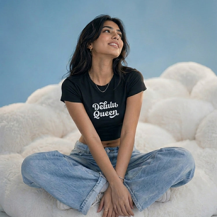 Delulu queen Baby Tee