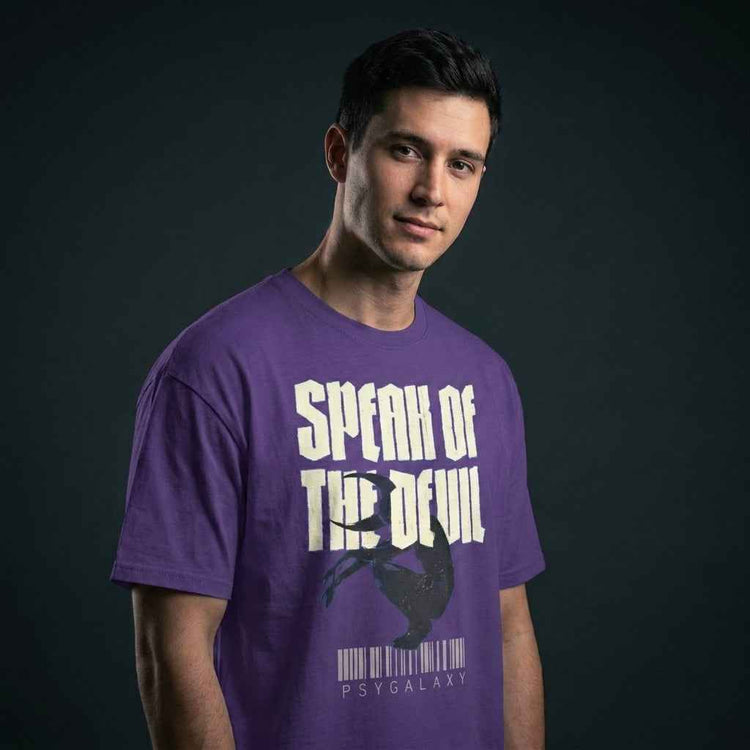 Speaks Devil - Regular Fit T-shirt