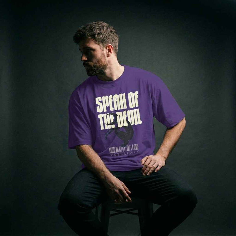 Speaks Devil - Regular Fit T-shirt